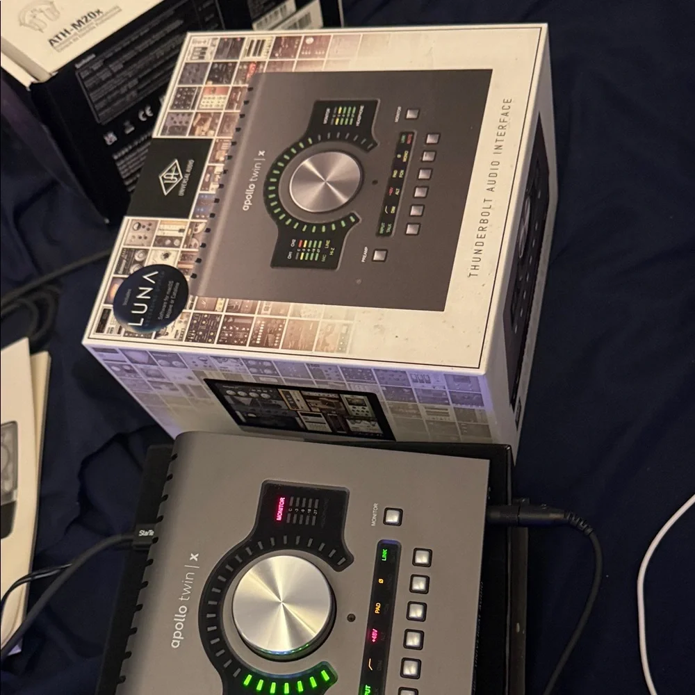 Audio Interface and Speaker Set